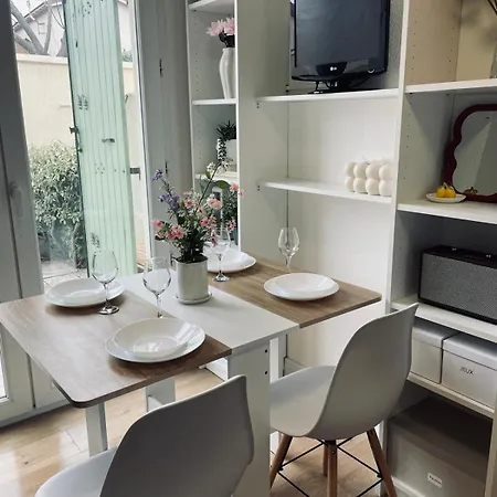 Maison 4 Pers Avec Parking Et A Moins De 100 M * Marseillan (Herault)